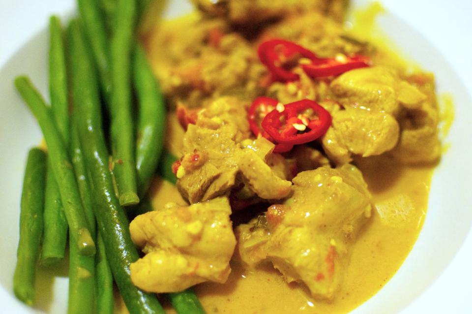 Recipe: Sri Lankan chicken curry.