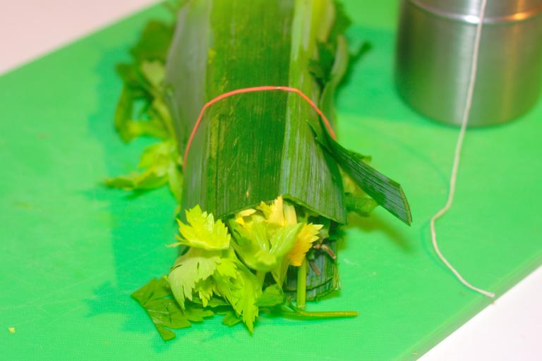 Recipe: Bouquet garni. Step g.
